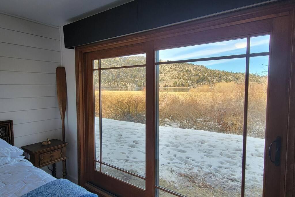 Lakefront Mountain Retreat Apartment