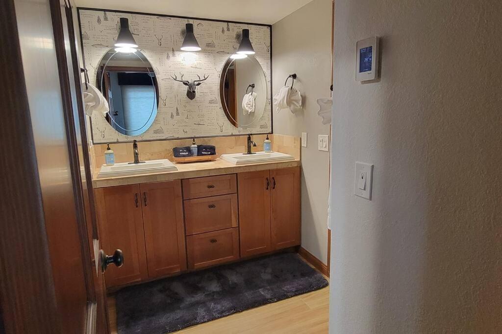Lakefront Mountain Retreat Apartment