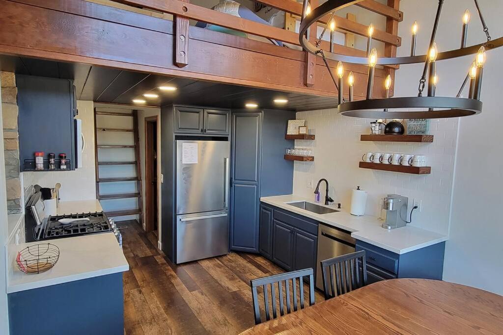 Apartment Lakefront Mountain Retreat June Lake
