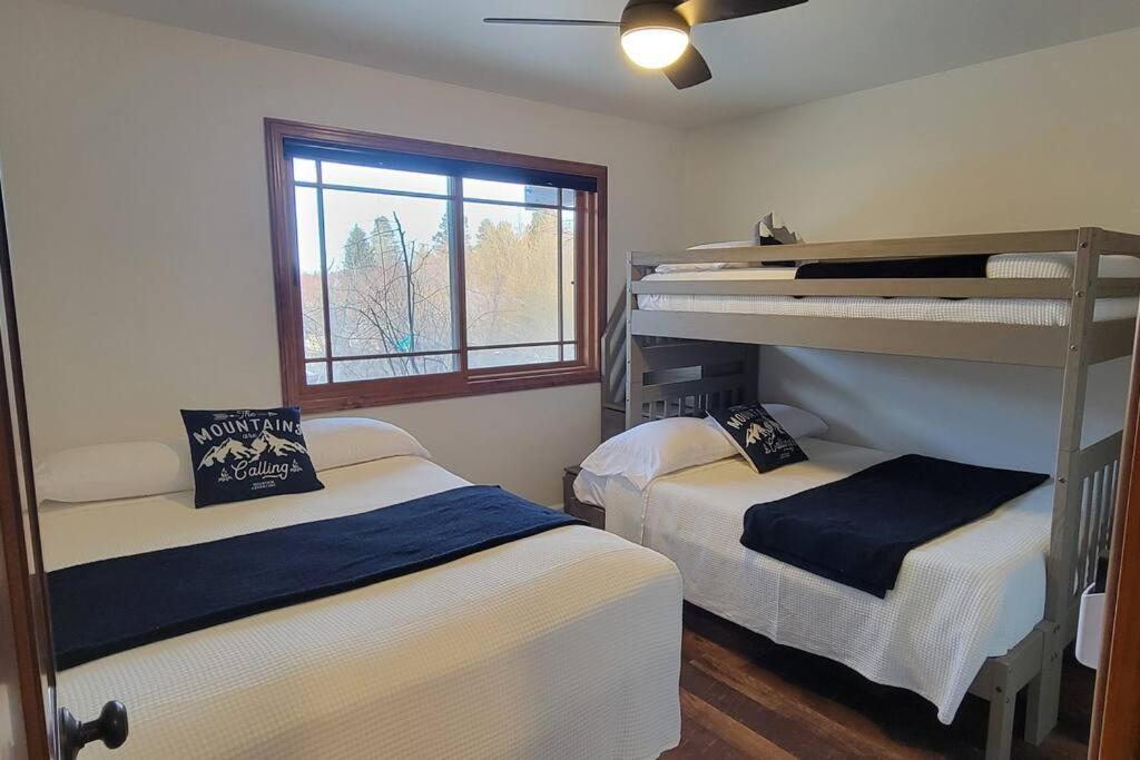 Lakefront Mountain Retreat