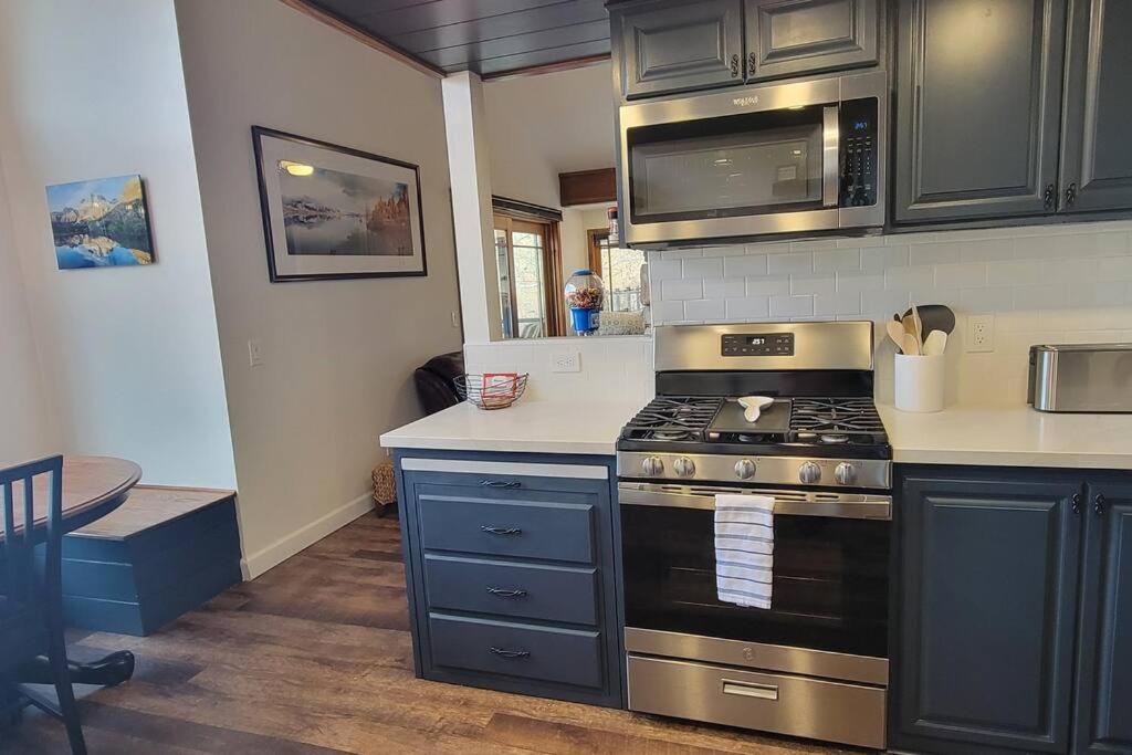 Lakefront Mountain Retreat Apartment *