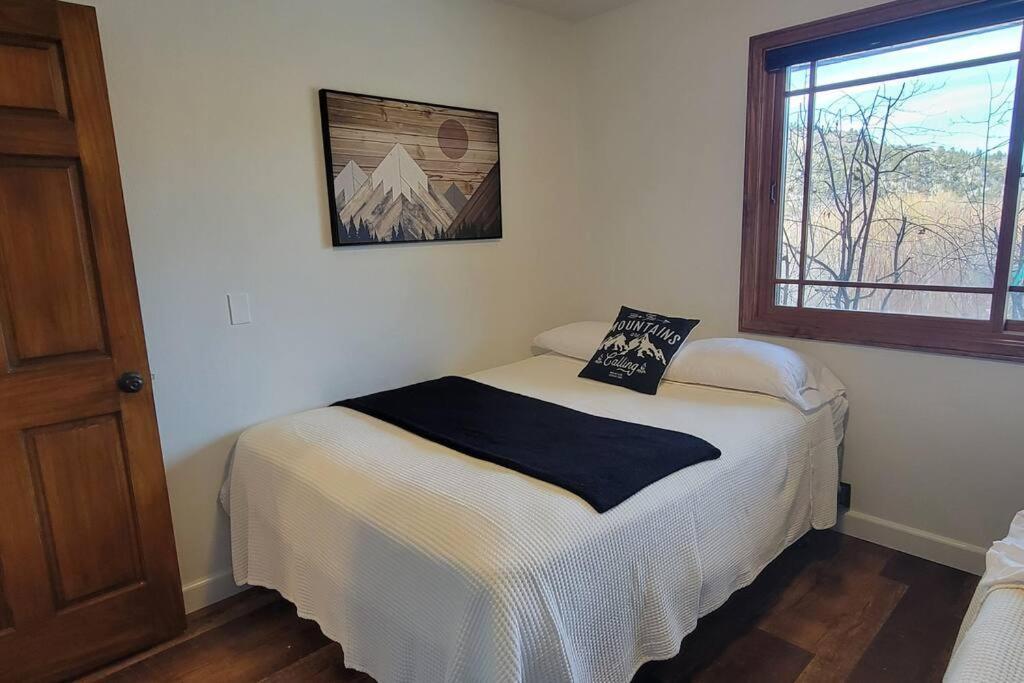 Lakefront Mountain Retreat * June Lake